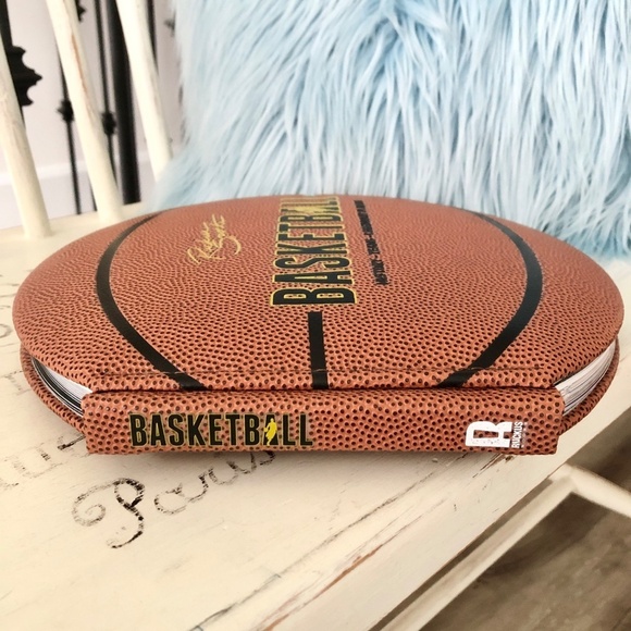 Basketball Book, Ruckus Sports,‎ NBA, Basketball History, Teams, Players 140 Pgs - Picture 3 of 15